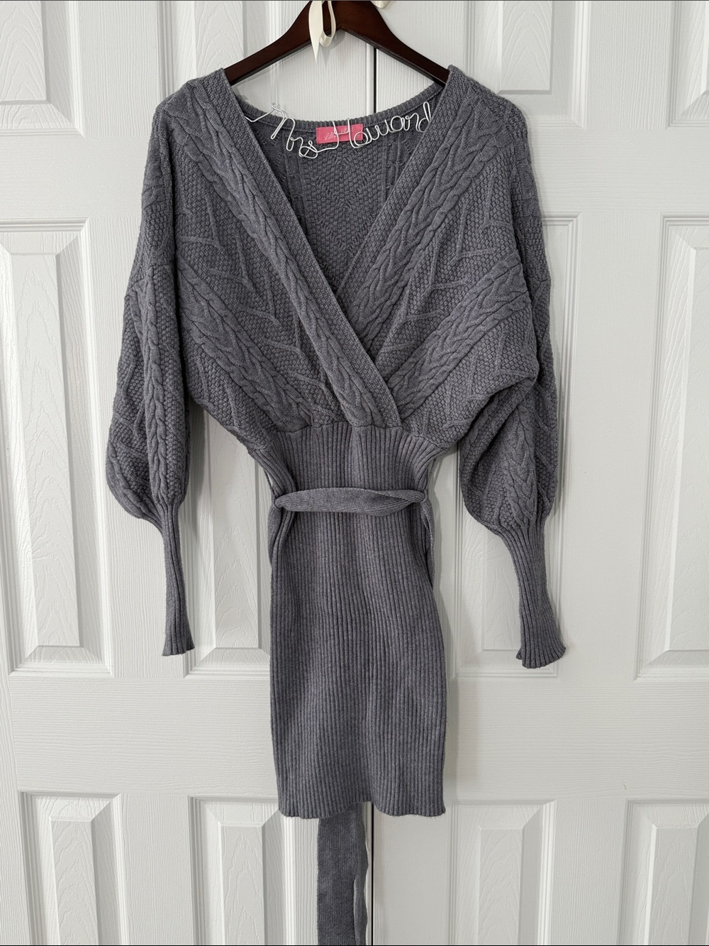 Lilly’s Kloset Cable Knit Sweater Dress Sz M Belted Dolman Sleeve Bodycon Fitted